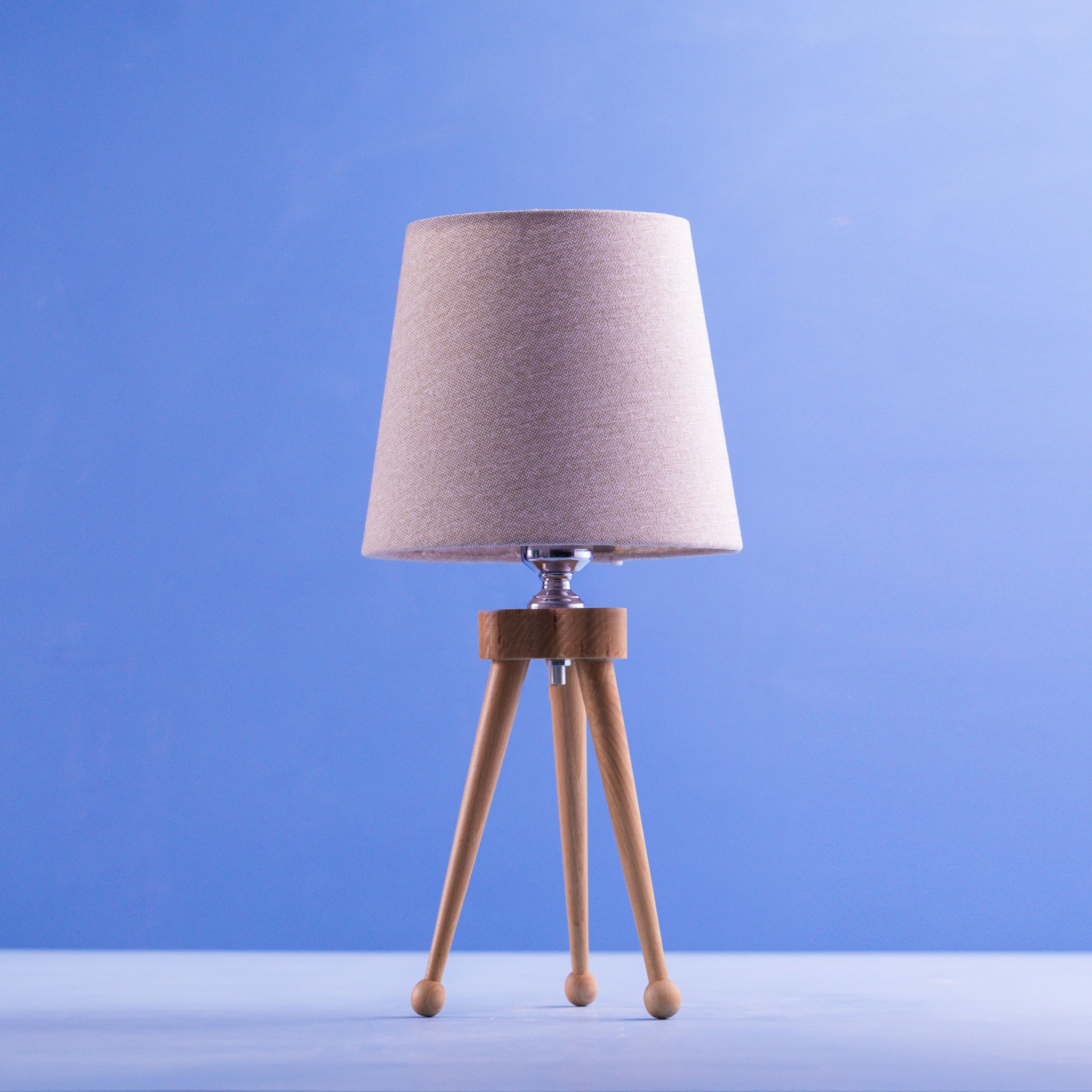 Minimalist Tripod Lamp