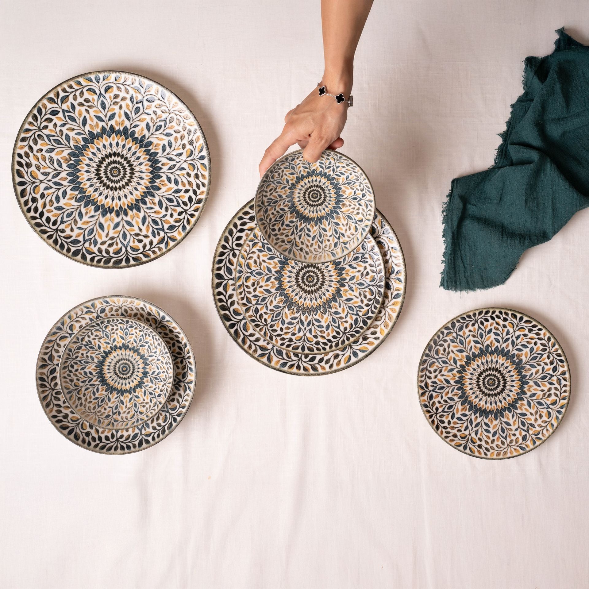 Heritage Leaf Dinner Set